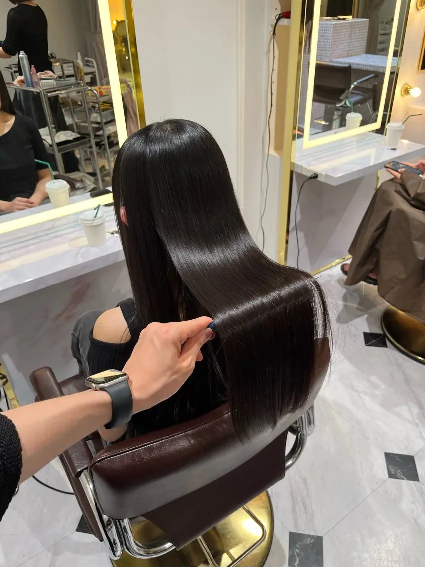 ロング 髪質改善・縮毛矯正 特化・ユウシンのヘアスタイル