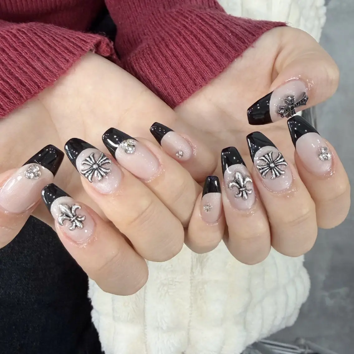 ネイル チークネイル フレンチネイル ジェルネイル ガーリー キラキラネイル ハンドネイル UM Nail Salonのネイルデザイン