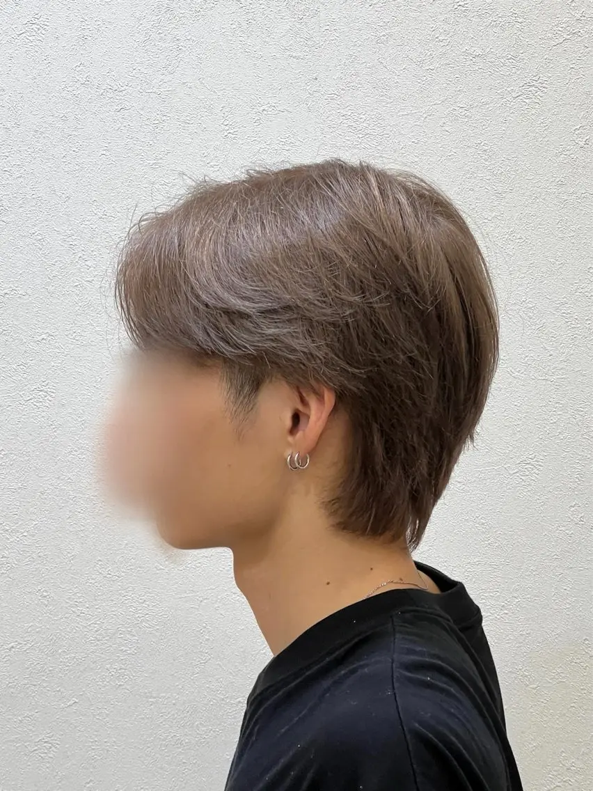 カラー メンズ メンズブリーチ メンズハイライト ブリーチ グレージュ ハイライトカラー 山口 玖瑠美のヘアスタイル