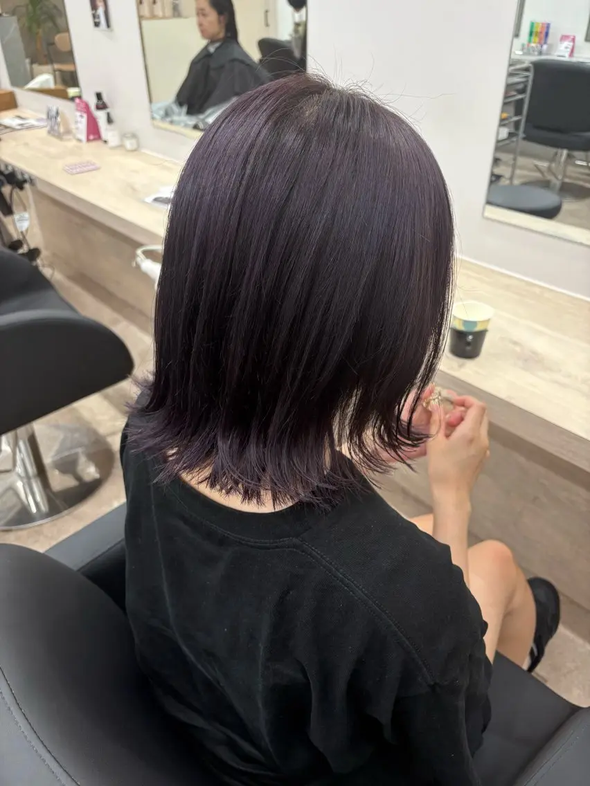 ショート パープルカラー 🐬レイヤー /透明感/あいか🫧のヘアスタイル