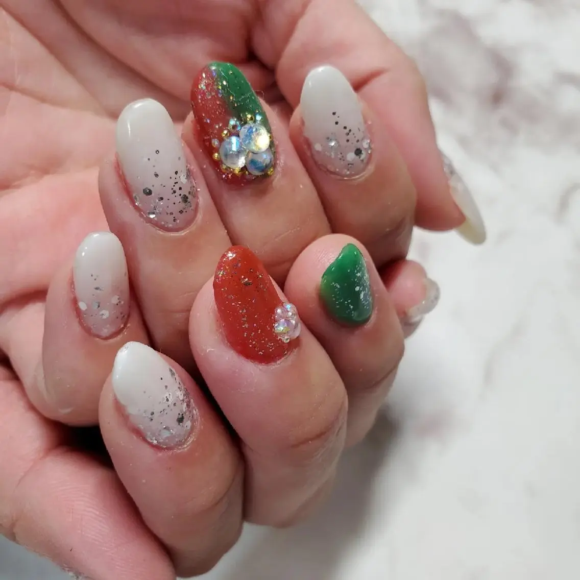 ネイル 持ち込み 冬ネイル クリスマス ハンドネイル ネイルサロンベルティ .ひとみのネイルデザイン