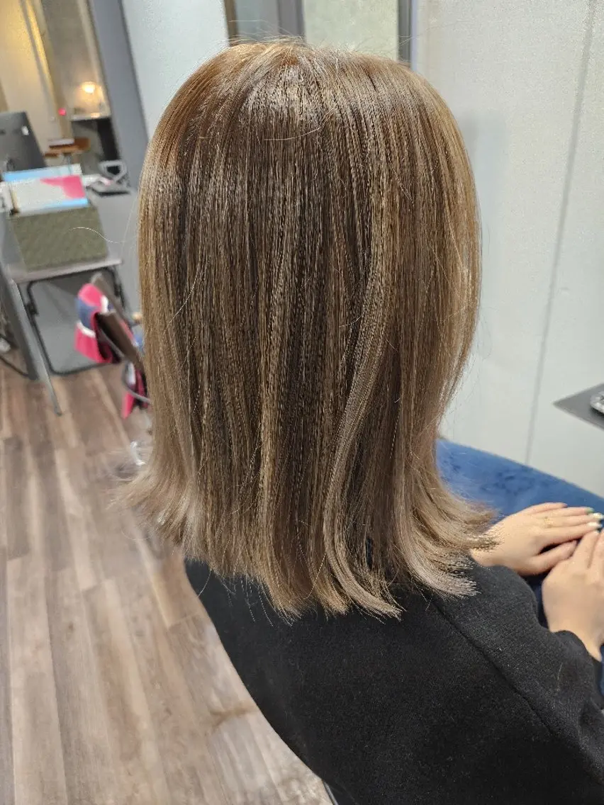 ミディアム カラー ハイライトカラー ハイライト カット ヘアカラー トリートメント terra✂️川嶋 大輔のヘアスタイル