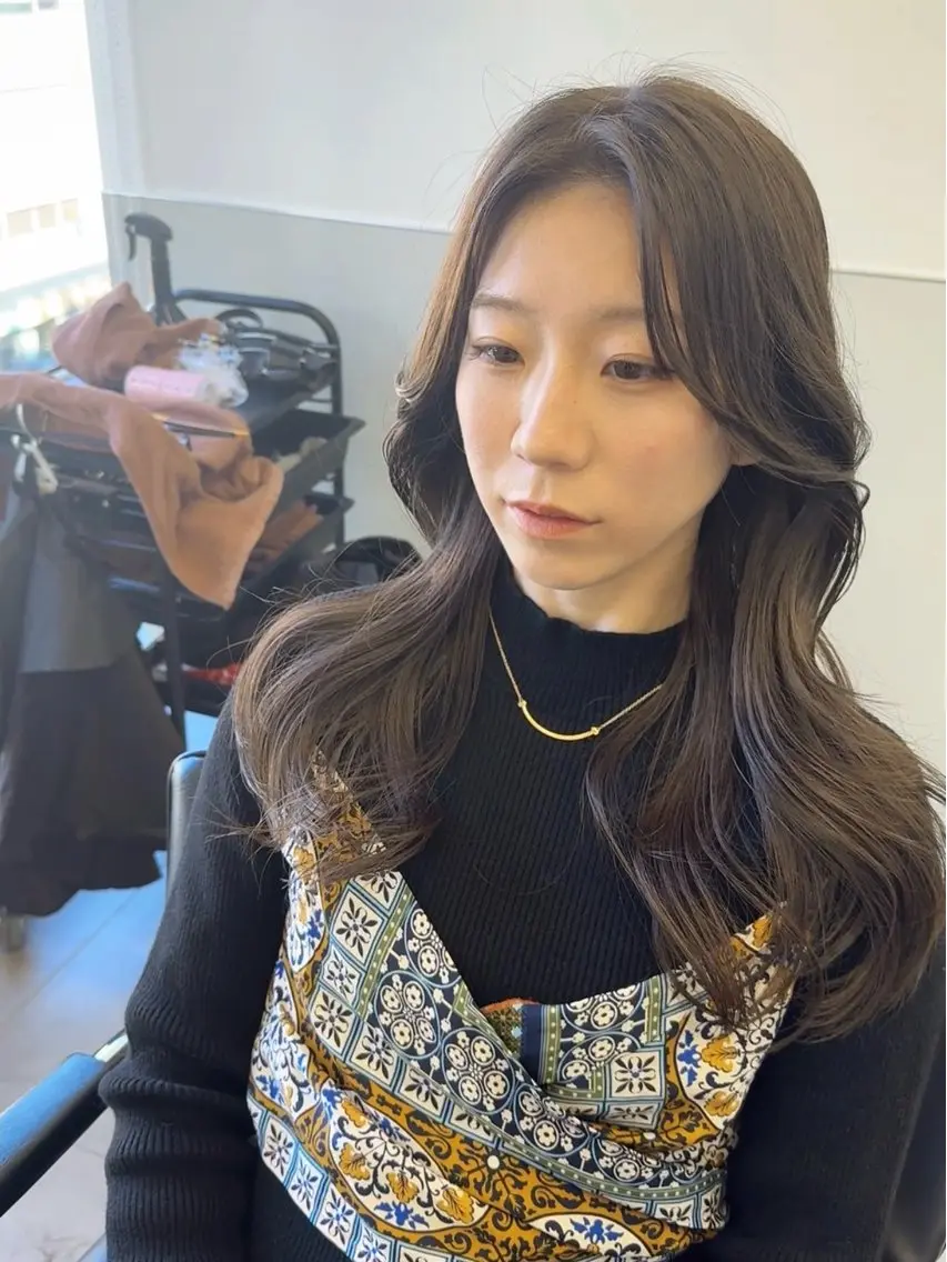 ロング カラー グレージュ レイヤーカット カット ヘアカラー トリートメント 韓国ヘア🇰🇷 スズキのヘアスタイル