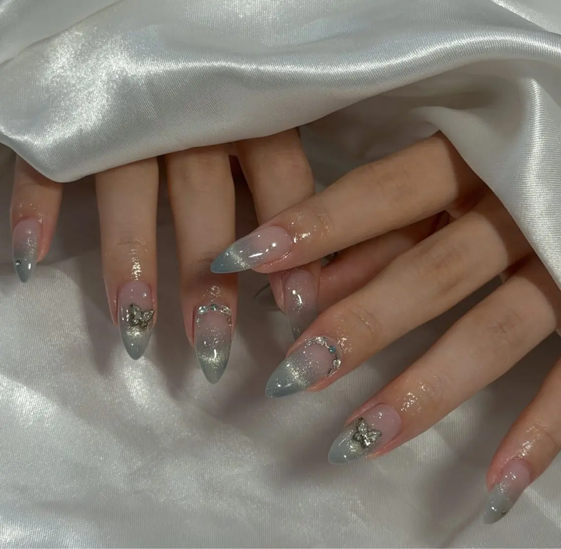 ネイル ハンドネイル フットネイル LAVISH nanamiのネイルデザイン
