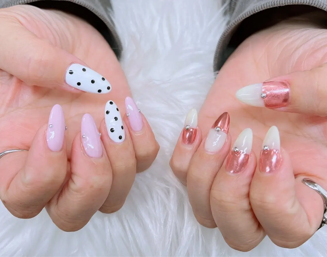 ネイル 長さ出し フレンチネイル キラキラネイル 韓国ネイル マグネットネイル ハンドネイル Lee _nailのネイルデザイン