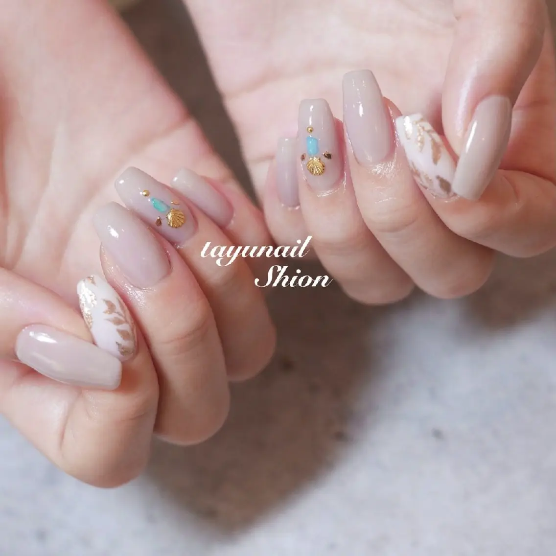 ネイル ブルー ジェルネイル ゴールド ロングネイル パラジェル ネイルサロン 【たゆnail】のネイルデザイン