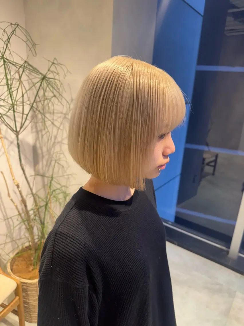 カラー ブリーチ ブロンド ホワイトブロンド カット ヘアカラー トリートメント 透明感カラー✨艶髪 制作🌱山根あゆみのヘアスタイル