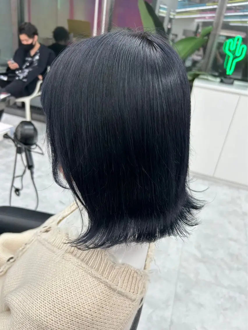 ミディアム カラー パーマ ヘアアレンジ 透明感ブリーチカラー 🌈TOMOHIROのヘアスタイル