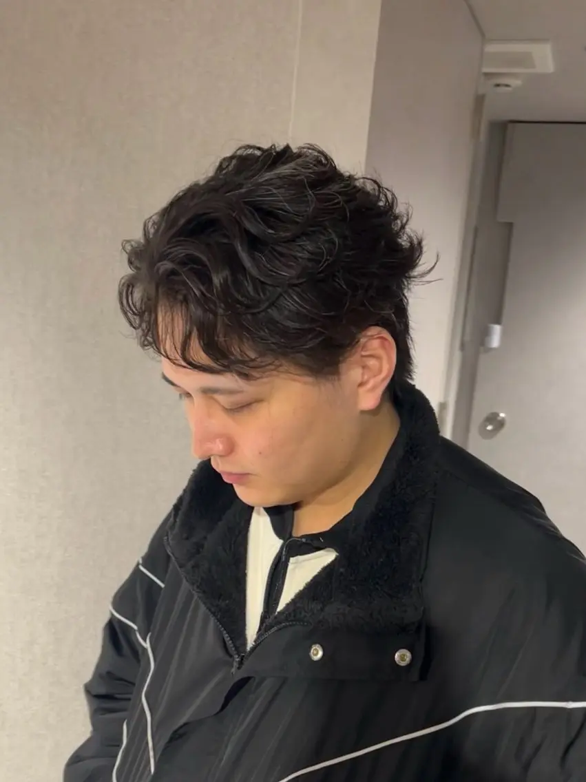 ショート カラー パーマ メンズ カット パーマ 【シャドウパーマ センターパート】義心のヘアスタイル