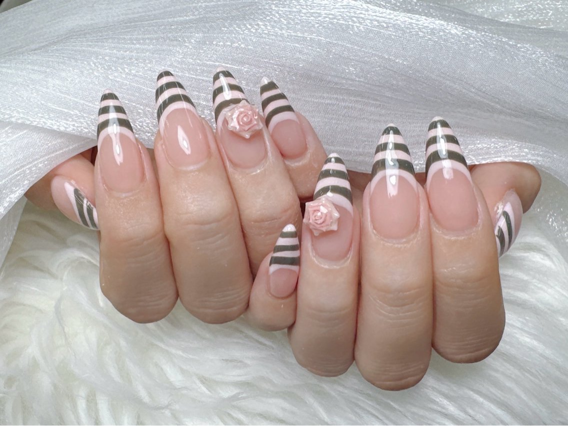 ネイル ブラウン フレンチネイル 韓国ネイル マグネットネイル ニュアンスネイル ハンドネイル ハンドケア Hara Nail 【持ち込みOK】のネイルデザイン