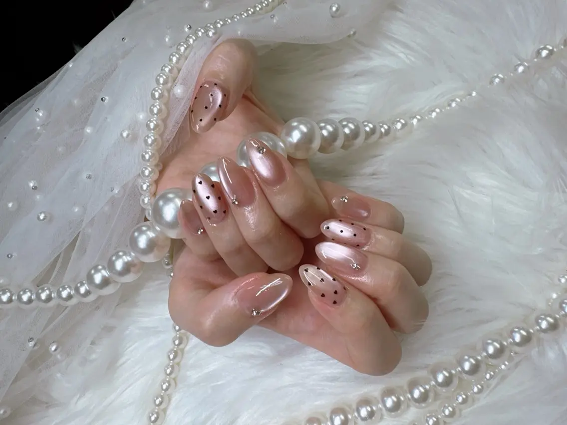 ネイル アートネイル べっ甲ネイル ボルドー チークネイル ドット ハンドネイル Queeens nailのネイルデザイン