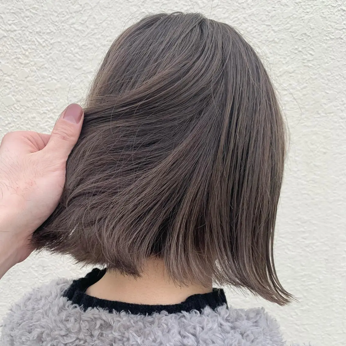 ショート カラー グレージュ iLi 《イリ》のヘアスタイル