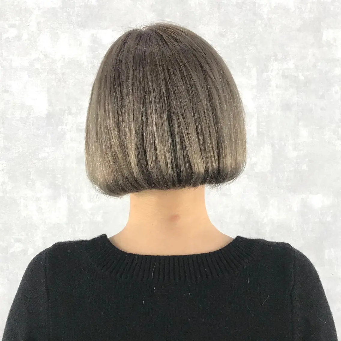 ショート カラー アッシュ ベージュカラー ブリーチ タンバルモリ ムルギョル巻き K-POP好き美容師 🇰🇷Kai.Yのヘアスタイル