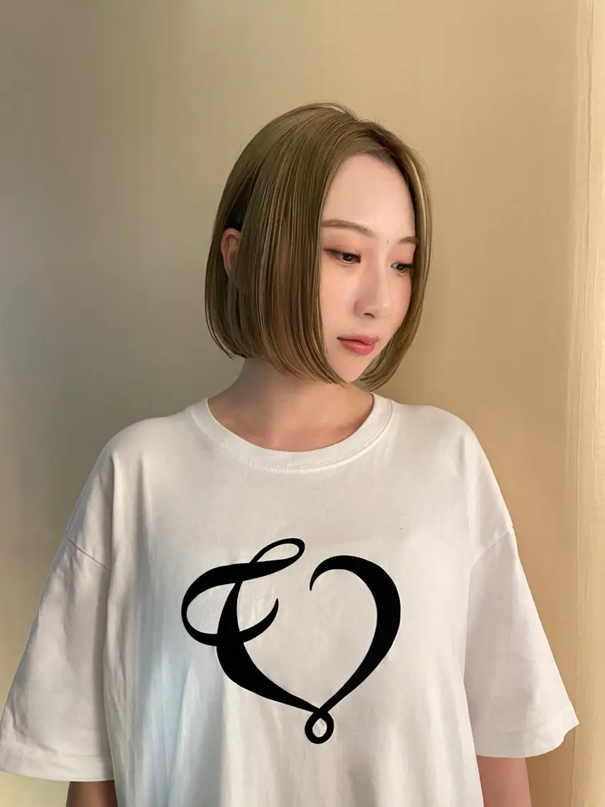 ショート カラー ヘアアレンジ オリーブカラー カット ヘアカラー トリートメント 🎀透明感カラー 韓国ヘア🎀mahoのヘアスタイル