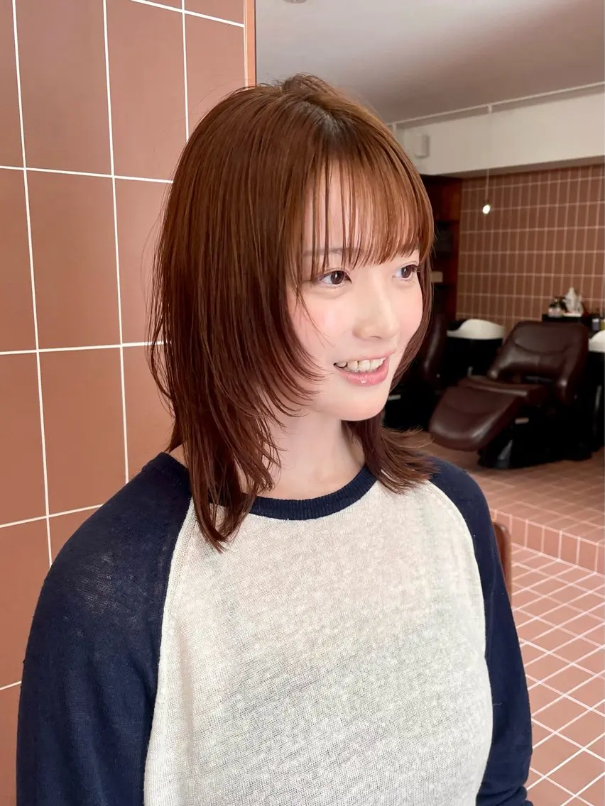 ミディアム カット ヘアカラー chisato☁️ カットカラーモデルのヘアスタイル
