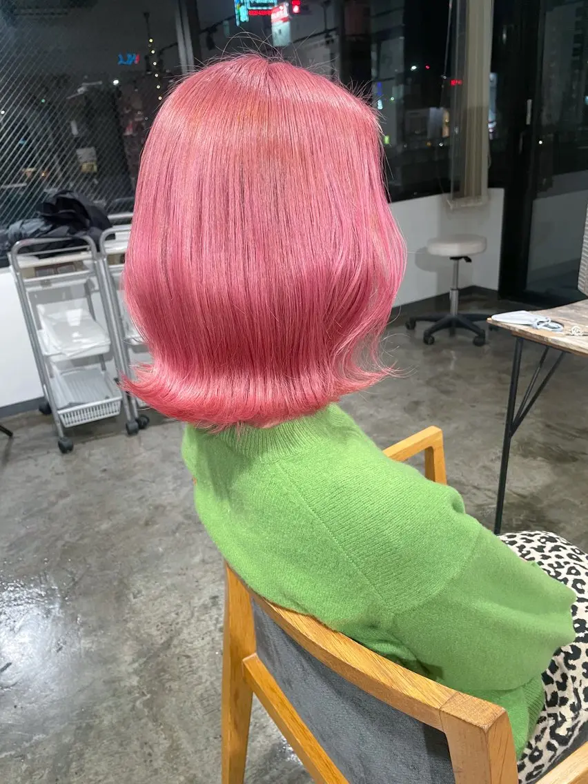 ミディアム カラー ピンクカラー ヘアカラー トリートメント ハイトーン/レイヤー /ケアブリーチ石川治のヘアスタイル