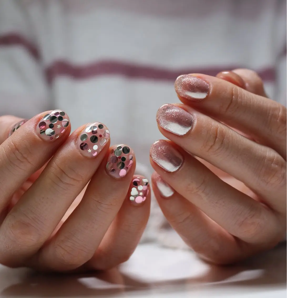 ネイル フレンチネイル ホログラムネイル キラキラネイル 韓国ネイル マグネットネイル ハンドネイル Baku Nailsのネイルデザイン