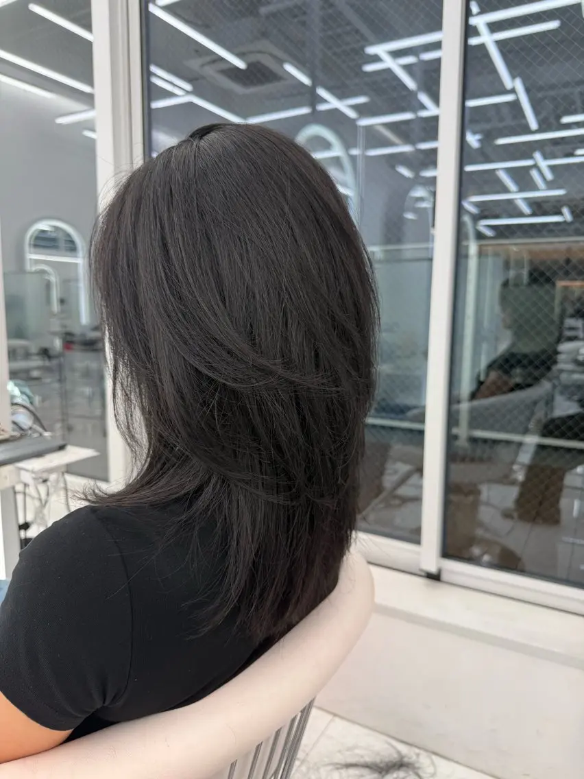 ミディアム 無料募集/ミディアム レイヤー日向のヘアスタイル