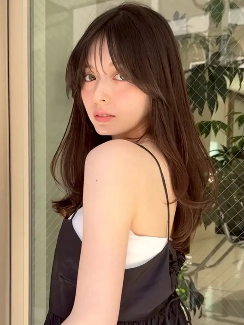 ロング カラー カット 新實 ゆりあのヘアスタイル