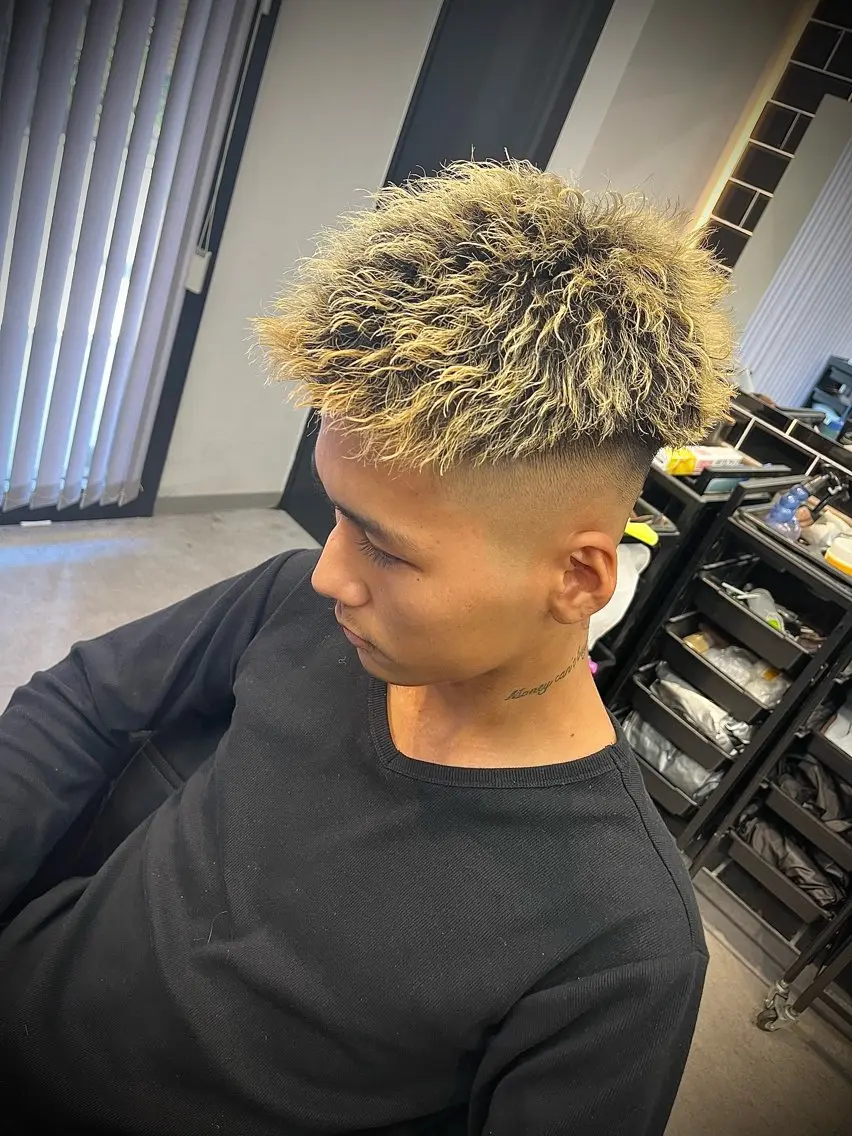 ショート カラー パーマ ヘアアレンジ メンズ メンズブリーチ ブリーチ カット パーマ ヘアセット men'slapis YUTOのヘアスタイル
