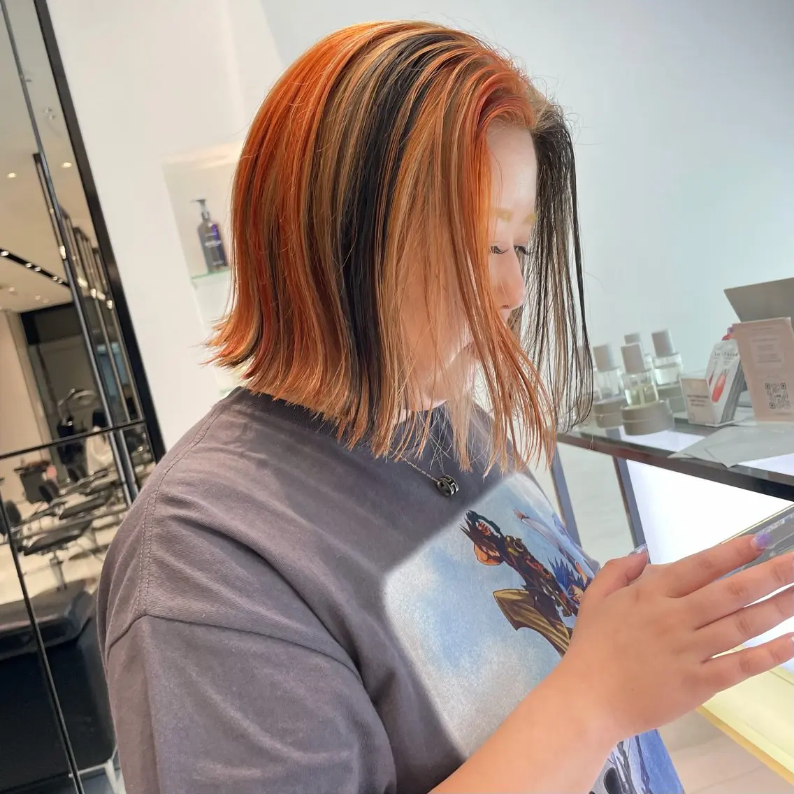 ミディアム カラー ベージュカラー ブリーチ ブラウンカラー ダークブラウン デザインカラー カット ヘアカラー 相川 愛実のヘアスタイル