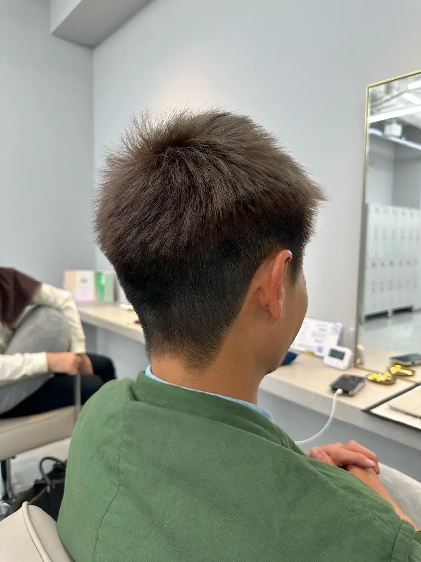 カラー ブリーチ 佐々木 玲のヘアスタイル