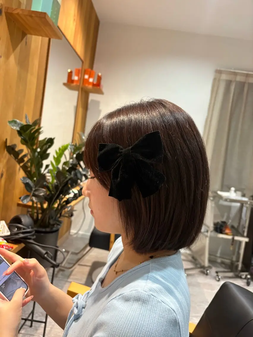 ショート ヘアカラー ミヤウチ セイナのヘアスタイル