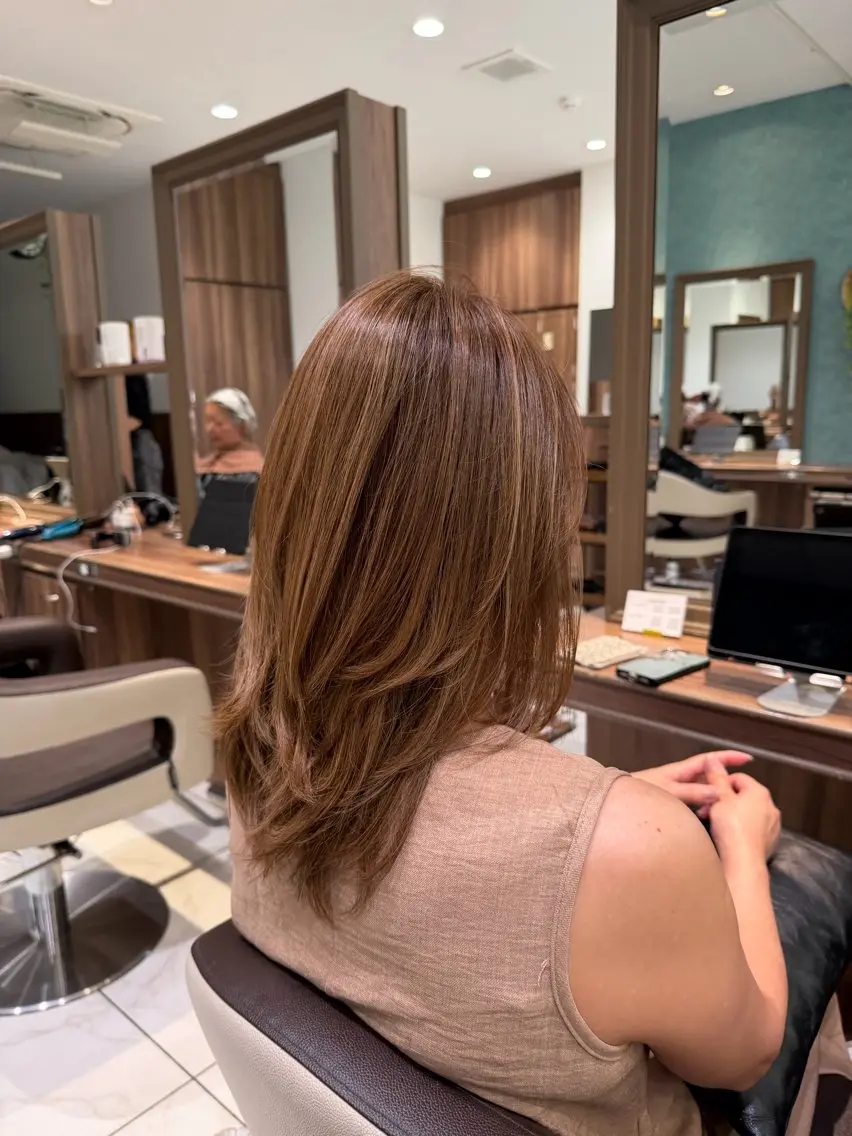 ミディアム カラー バレイヤージュ ハイライトカラー ハイライト レイヤーカット ヘアカラー 🇰🇷韓国ヘア★ 副店長.쿠리타⭐︎のヘアスタイル