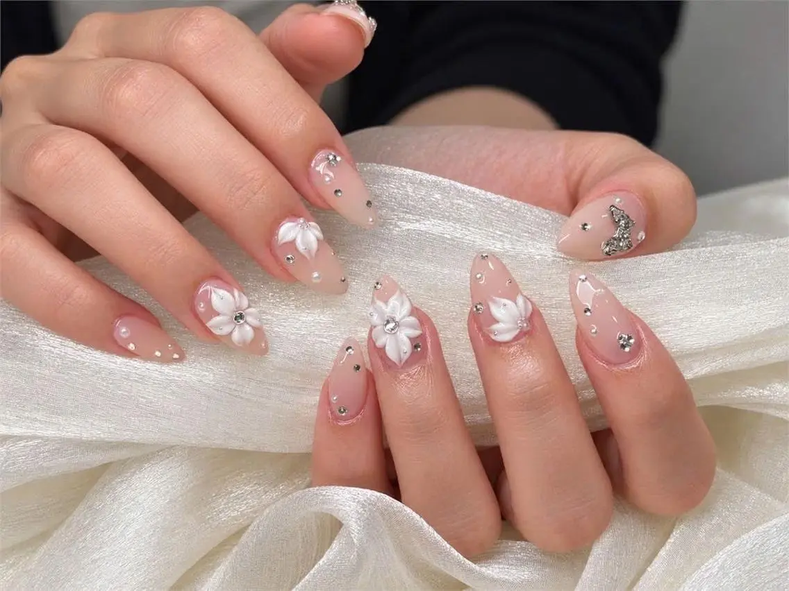 ネイル オーロラネイル ブルー チークネイル 長さ出し フットネイル ハンドネイル NAILS168 池袋西口駅前店のネイルデザイン