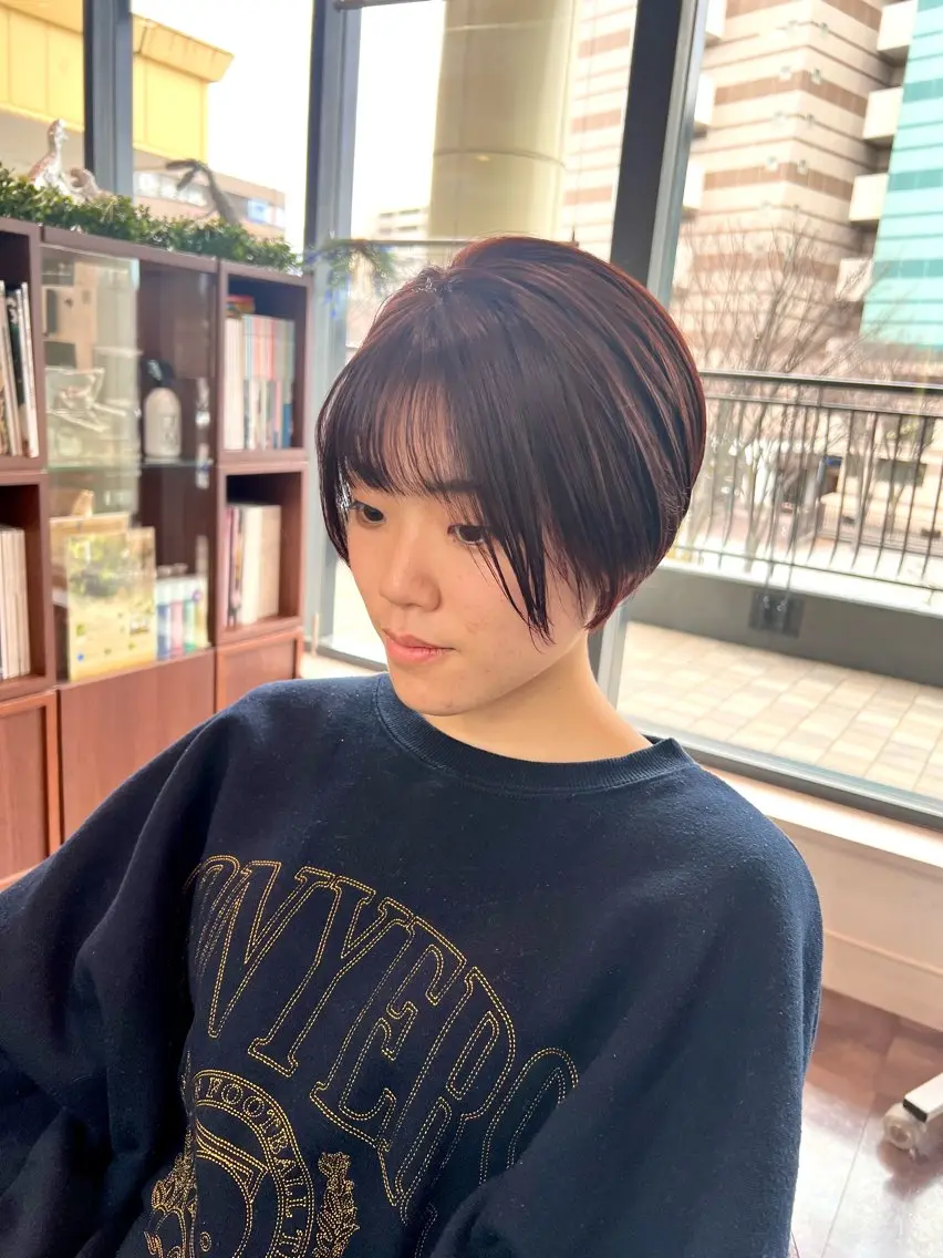 ショート カラー 菅沼 花琳のヘアスタイル
