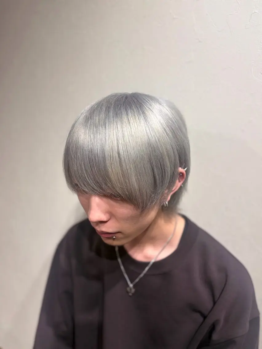 カラー メンズ メンズブリーチ メンズハイトーン ブリーチ 透明感カラー ハイトーンカラー ヘアカラー 琉奈 /松本/艶カラーのヘアスタイル