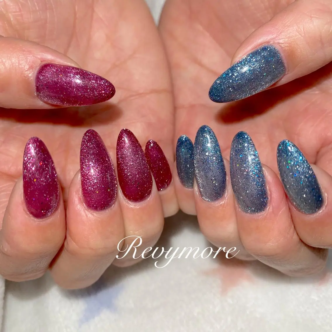 ミディアム ネイル 韓国風ヘア フラッシュネイル ジェルネイル キラキラネイル 韓国ネイル nail salon Revymoreのネイルデザイン