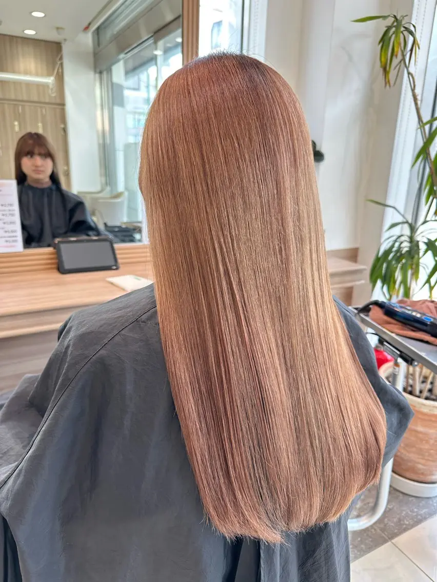 ロング カラー ベージュカラー ハイトーンカラー ミルクティーベージュ 勝見 美春のヘアスタイル