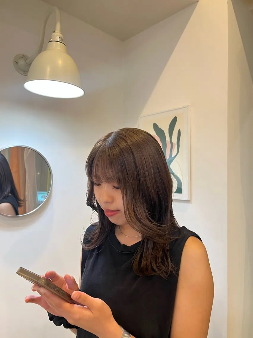 カラー 室屋 鈴音のヘアスタイル