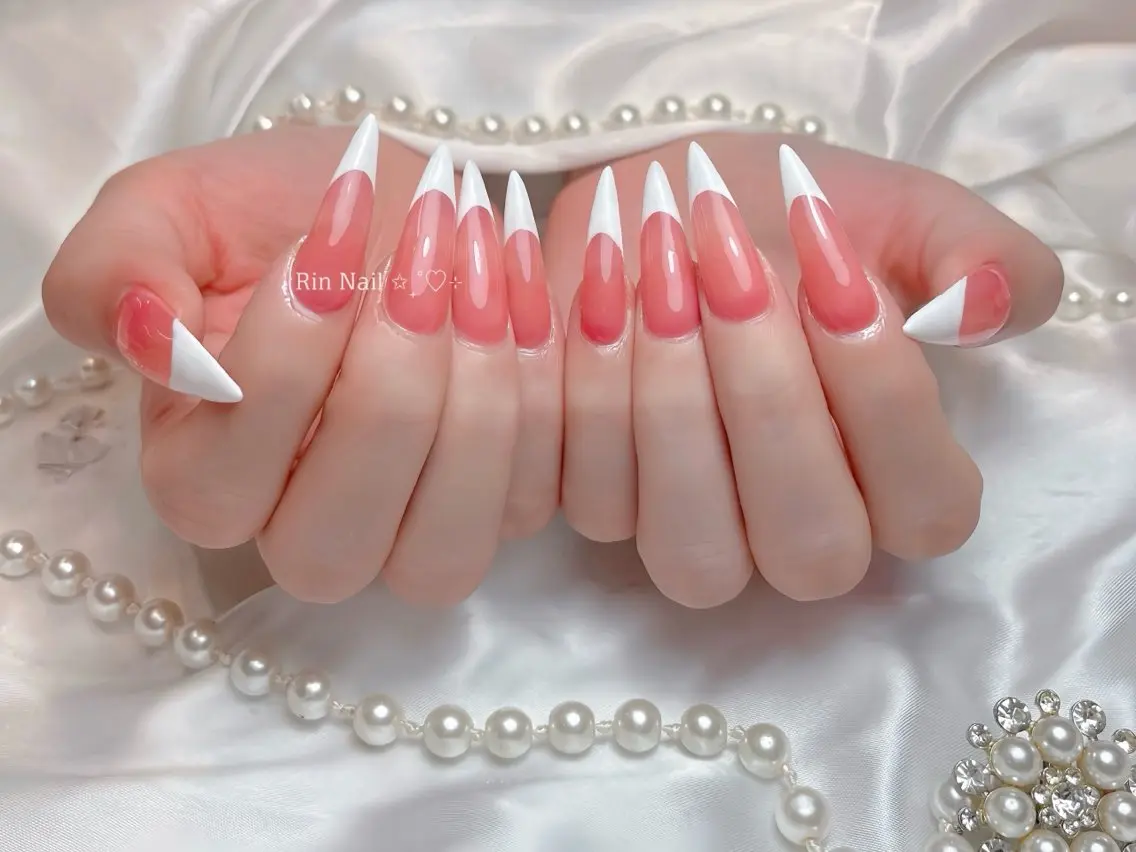 ネイル オーロラネイル チークネイル 桜ネイル クリアネイル ドット ハンドネイル Rin Nail 新大久保店のネイルデザイン