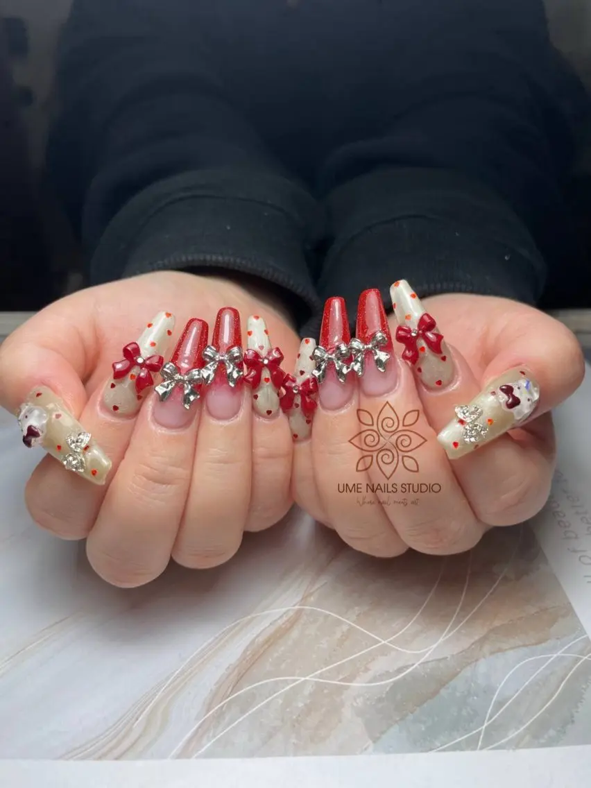 ネイル チークネイル クリアネイル ガーリー キラキラネイル 韓国ネイル Ume Nail Studioのネイルデザイン