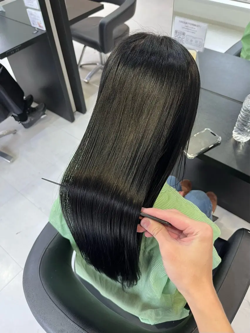 ロング カラー ヘアカラー トリートメント 諸岡 玲のヘアスタイル