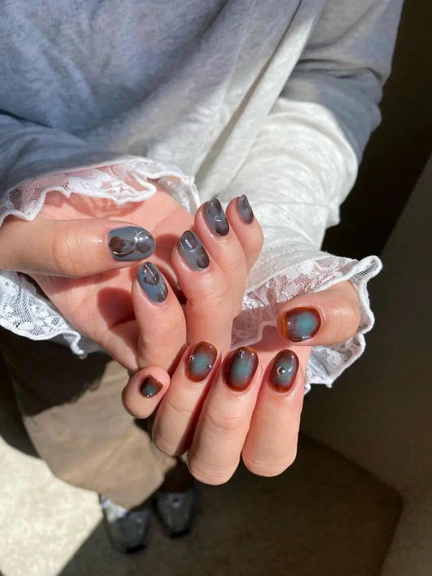 ネイル 成人式 フラッシュネイル フレンチネイル ガーリー キラキラネイル ハンドネイル 草加ニュアンスネイル 🌚hersのネイルデザイン