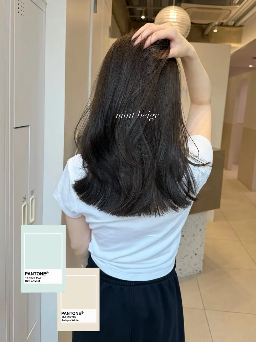 セミロング カラー ミント カット ヘアカラー トリートメント 岩田菜央 《武蔵小杉》のヘアスタイル
