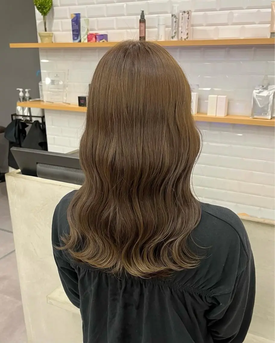 ロング カラー ベージュカラー 谷口晴美 透明感カラーのヘアスタイル