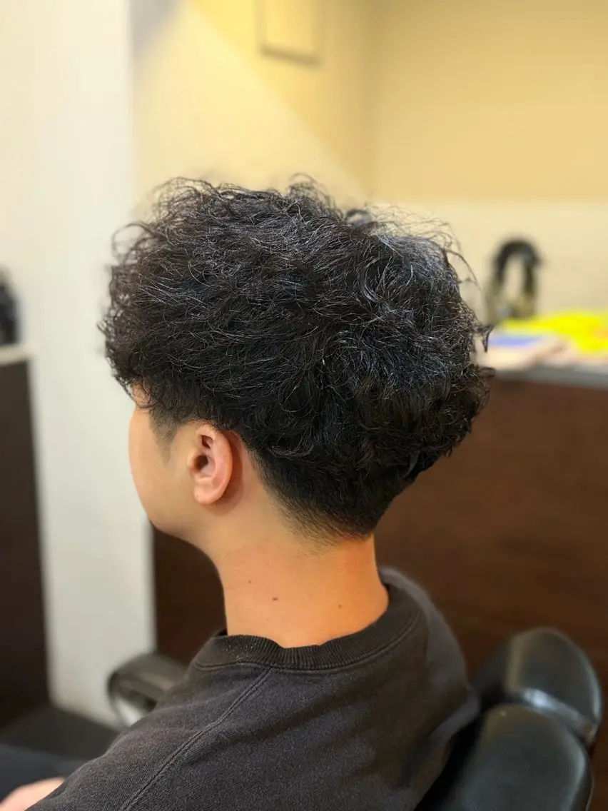 ミディアム パーマ メンズ カット パーマ きょーすけ 💈barberのヘアスタイル