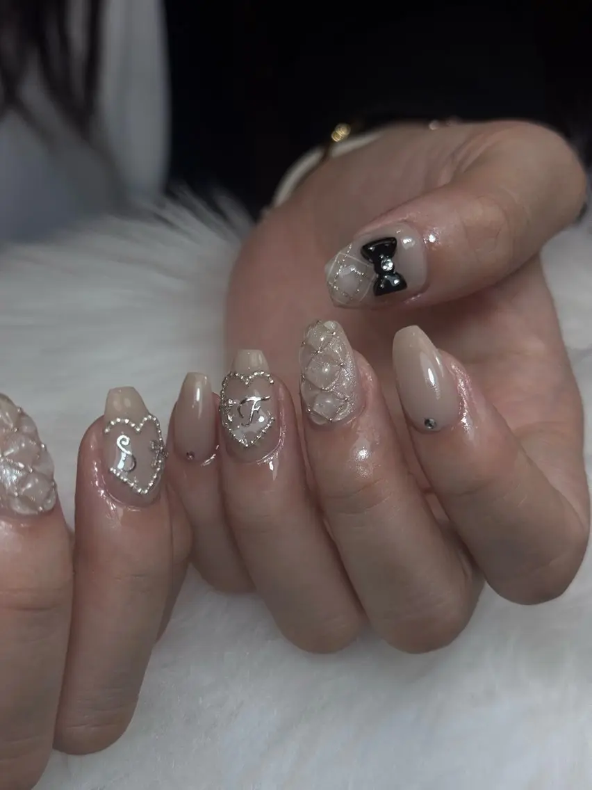 ネイル アートネイル ジェルネイル ニュアンスネイル シンプルネイル ネイルチップ ハンドネイル Lisa Nail Salonのネイルデザイン