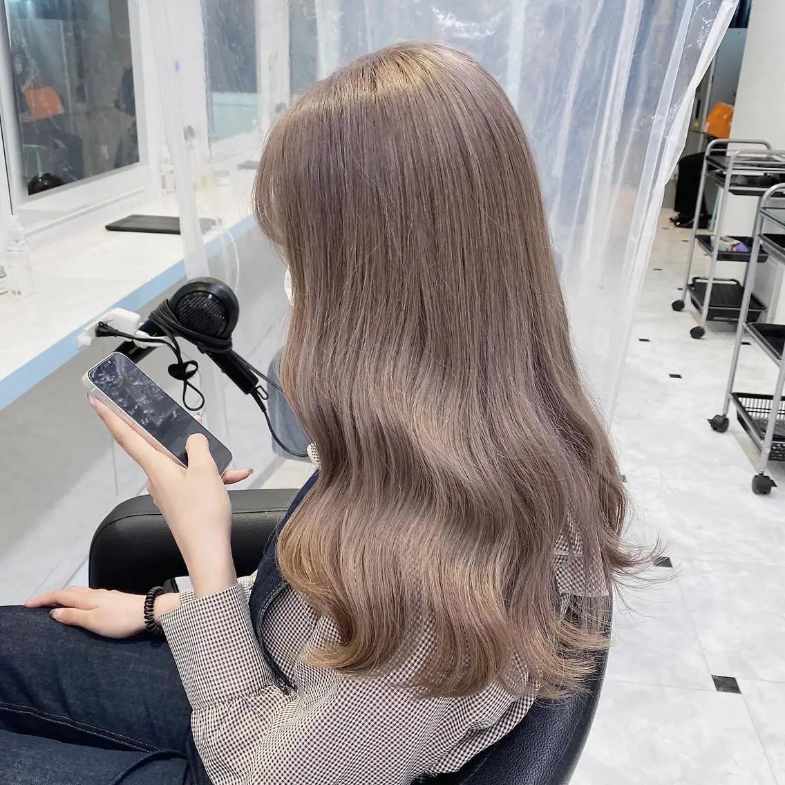 ロング カラー 🪄池袋ハイトーン 🪄ブリーチカラーのヘアスタイル