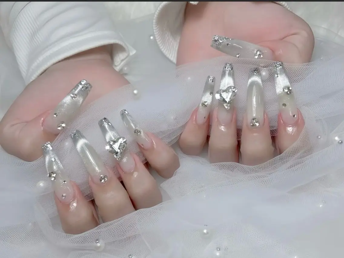 ネイル フットネイル ジェルネイル 韓国ネイル マグネットネイル 持ち込み ハンドネイル Huyn Nail Shinjyukuのネイルデザイン