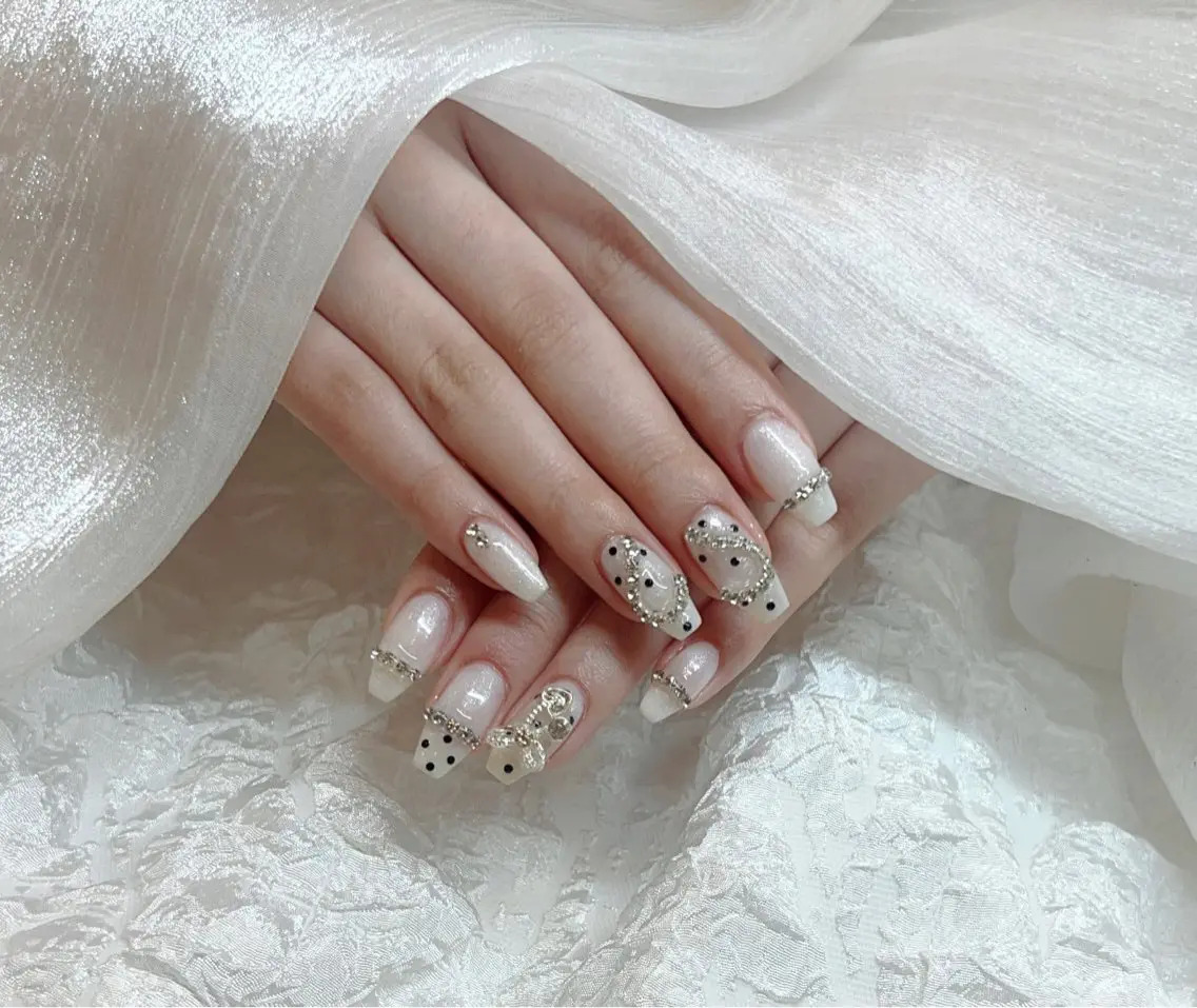 ネイル U.NI  nail .のネイルデザイン