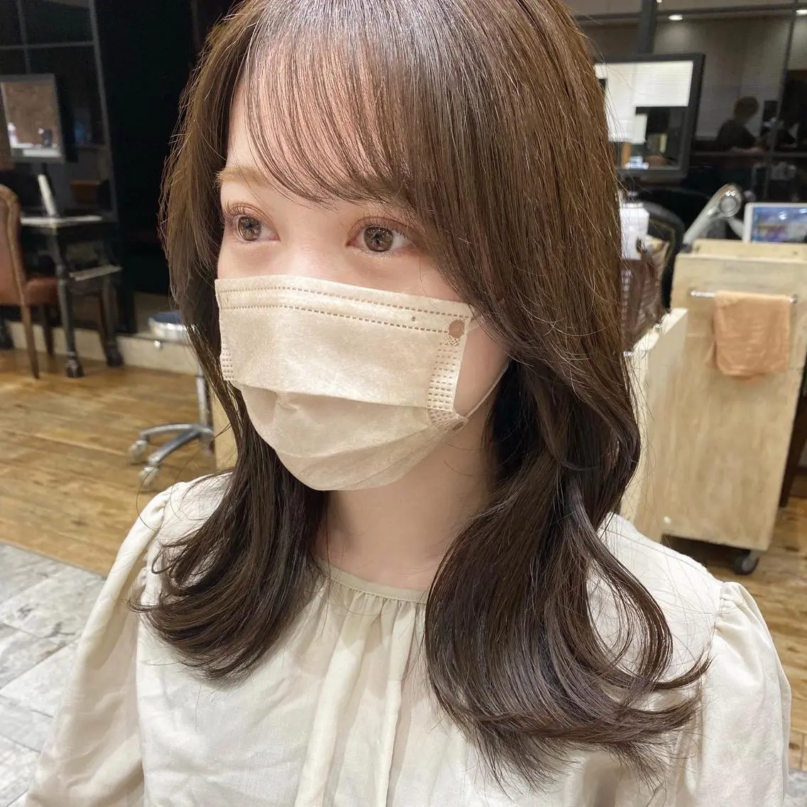 ミディアム カラー ベージュカラー くびれヘア 顔周り/くびれヘア 韓国ヘア💕風間るなのヘアスタイル