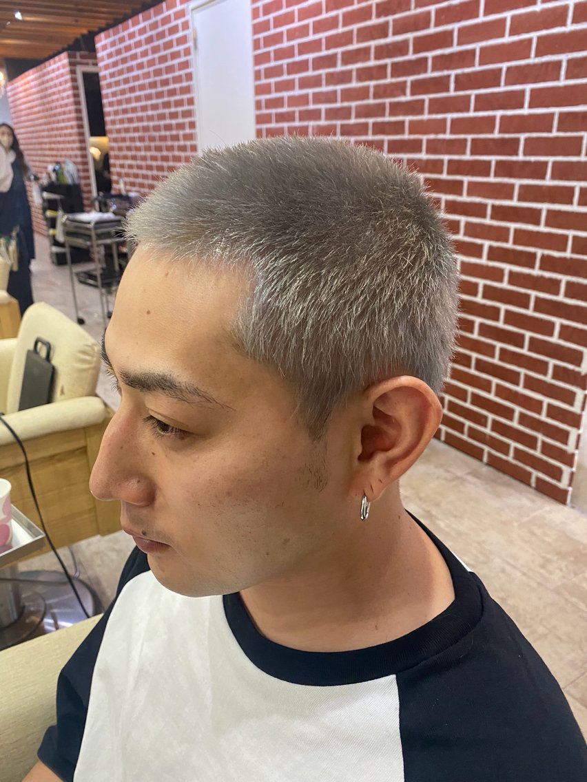 ショート カラー メンズ ボウズ シルバー カット ヘアカラー トリートメント GAKU【メンズ カット/パーマ】のヘアスタイル