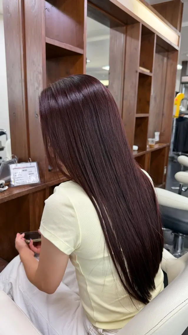 ロング ヘアカラー OTOHA OLUOLUのヘアスタイル