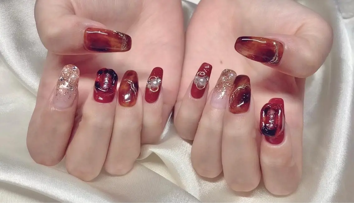 ネイル マツエク・マツパ アイブロウ 韓国風マツエク パリジェンヌラッシュリフト まつげパーマ ワンホンマツエク べっ甲ネイル ハンドネイル Nail&eye Belire 新宿のネイルデザイン