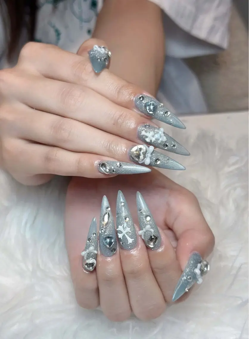 ネイル チークネイル ドット フレンチネイル グラデーション ハート ハンドネイル Julli NailStudioのネイルデザイン